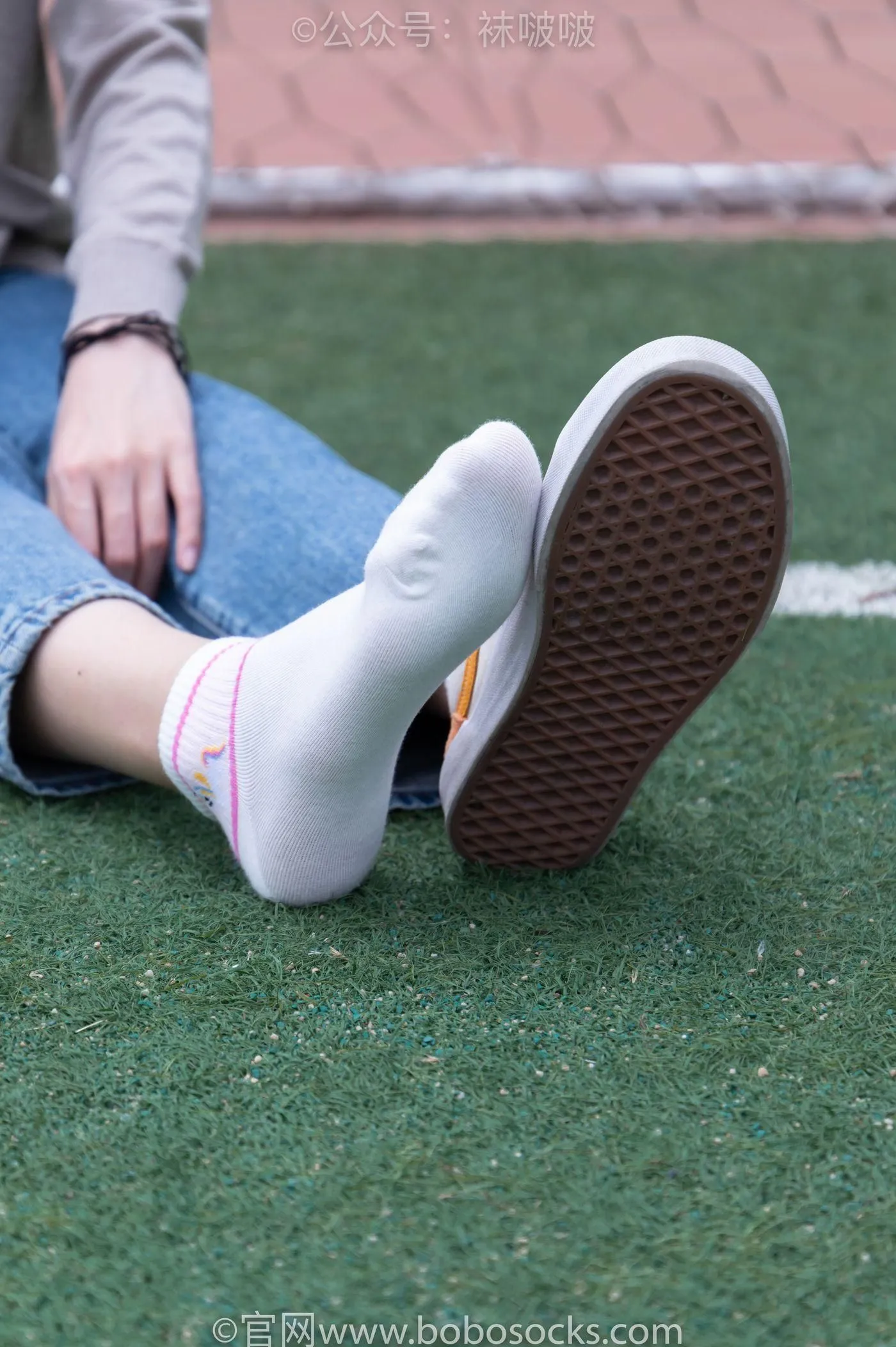 [BoBoSocks袜啵啵]NO.004 泡芙-vans帆布鞋、白棉袜、裸足 [127P]插图2